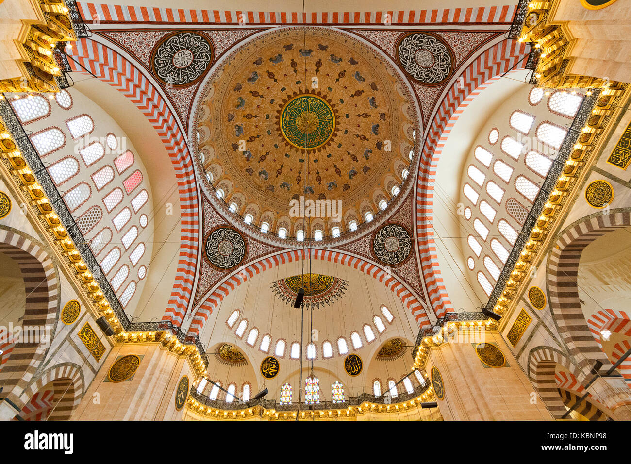 Interno della moschea suleymaniye in istanbul, Turchia, costruito dal Sultano suleyman il magnifico. Foto Stock