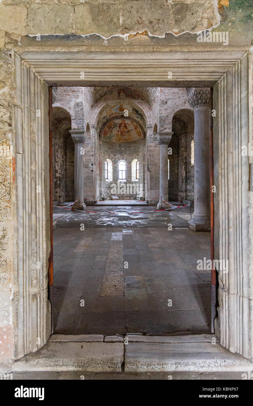 Interno dell'antica chiesa bizantina di Santa Sofia, a Trabzon, Turchia. Ora è usata come moschea e conosciuta come Moschea Aya Sofya. Foto Stock