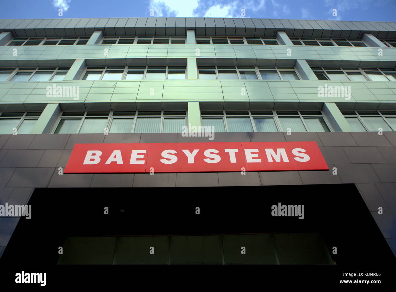 Bae Systems scotstoun edificio segno sky nessuno vuoto Foto Stock