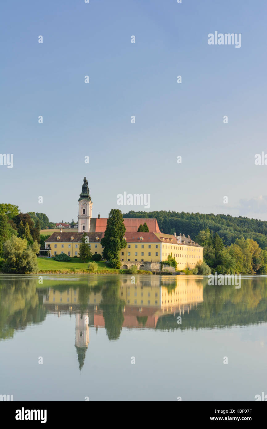 Castello monastero chiesa Schloss Vornbach, fiume Inn, Neuburg am Inn, Niederbayern, Bassa Baviera, Baviera, Baviera, Germania Foto Stock