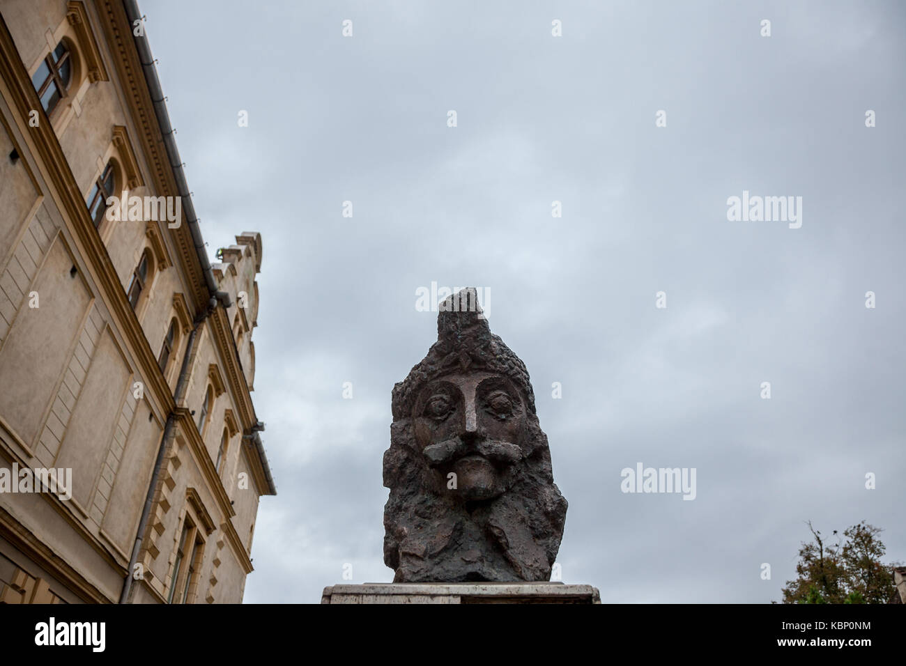 Sighisoara, Romania - 22 settembre 2017: Statua di Vlad Tepes, aka Vlad Dracul o dracula nella cittadella di sighisoara, dove egli era nato presumibilmente i Foto Stock