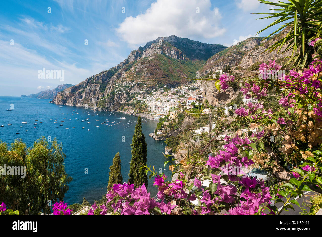 Una vista panoramica della città di Positano in Costiera Amalfitana Foto Stock