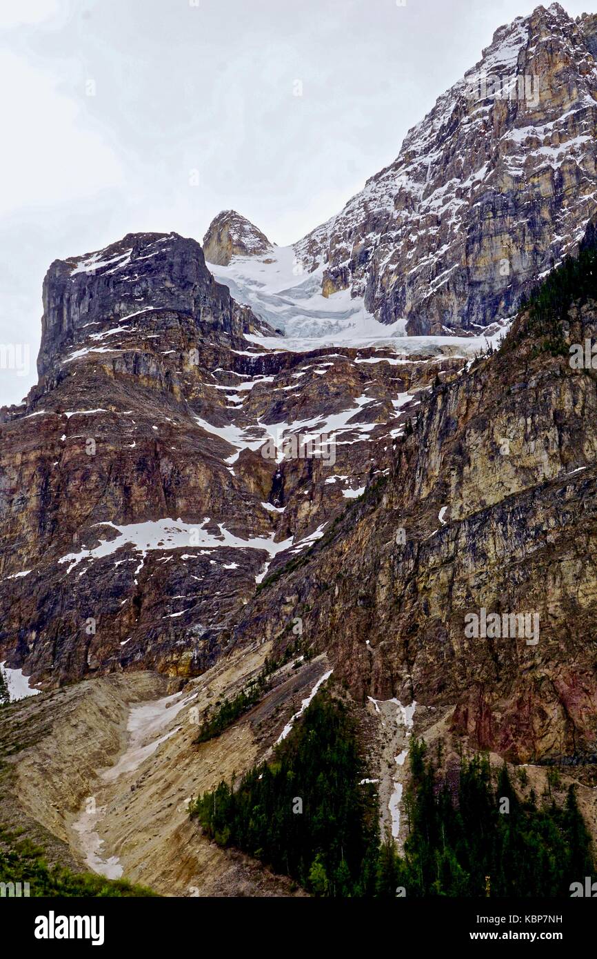 Ghiacciaio sul brulle e scoscese lato montagna Foto Stock