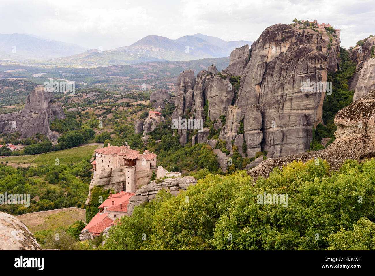 Le formazioni rocciose e i monasteri di Meteora tessaglia grecia Foto Stock