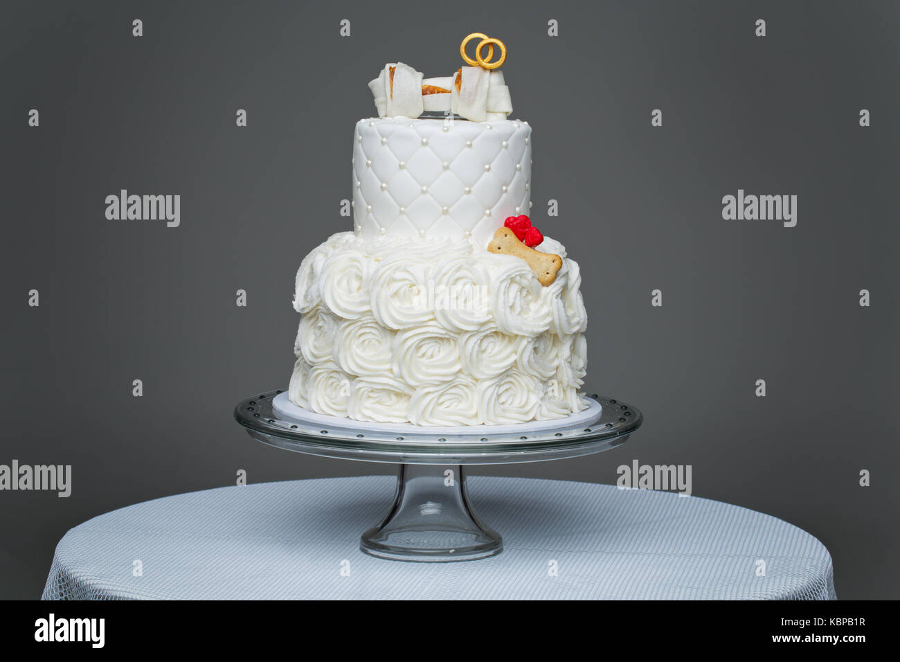 Torta di design per cani immagini e fotografie stock ad alta risoluzione -  Alamy