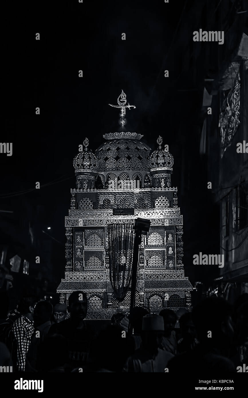 Junagadh,gujarat/India 30,settembre 2017 - La processione tazia visto durante il lutto processione di moharram, junagadh, Gujarat, India. Foto Stock