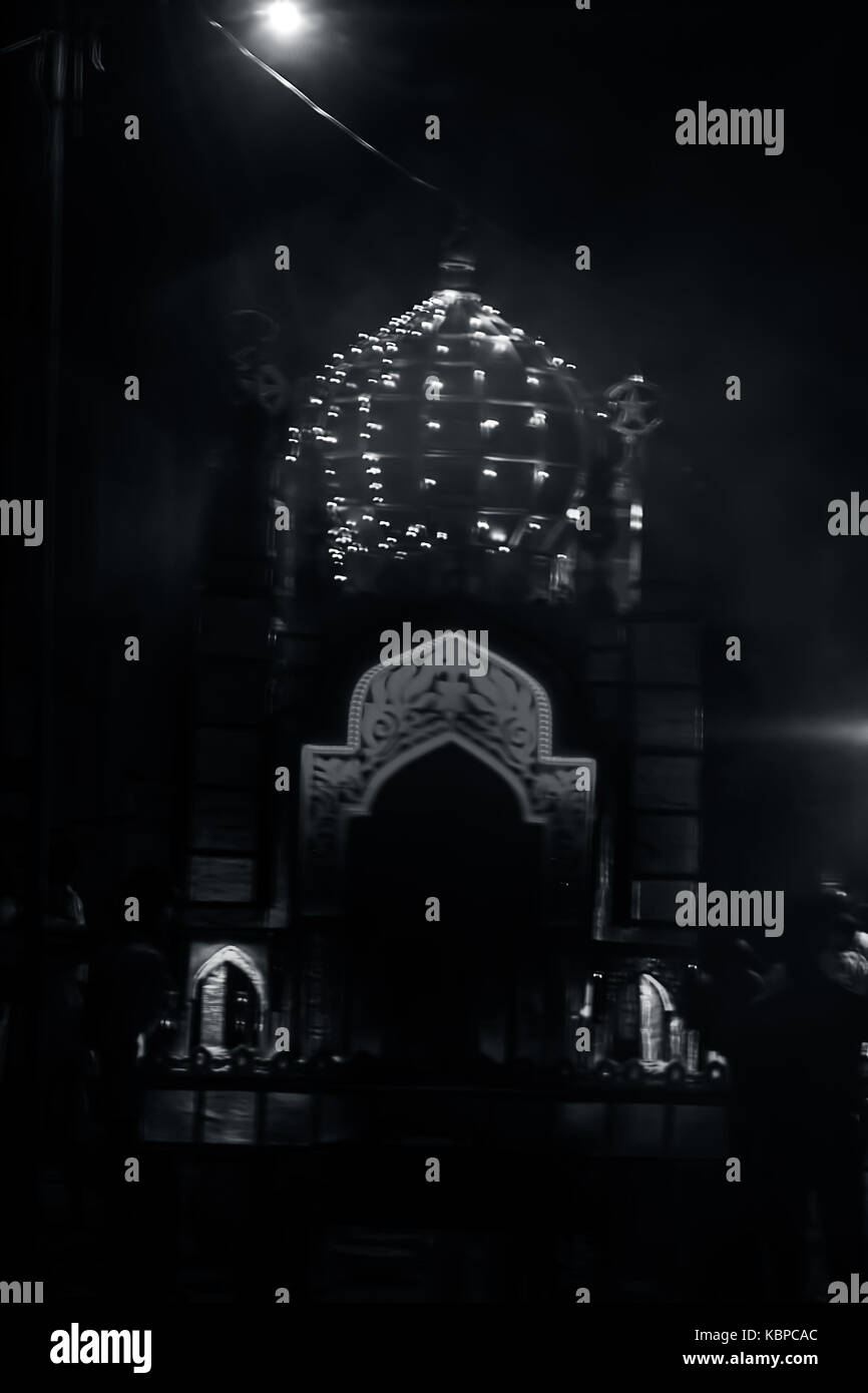 Junagadh,gujarat/India 30,settembre 2017 - La processione tazia visto durante il lutto processione di moharram, junagadh, Gujarat, India. Foto Stock