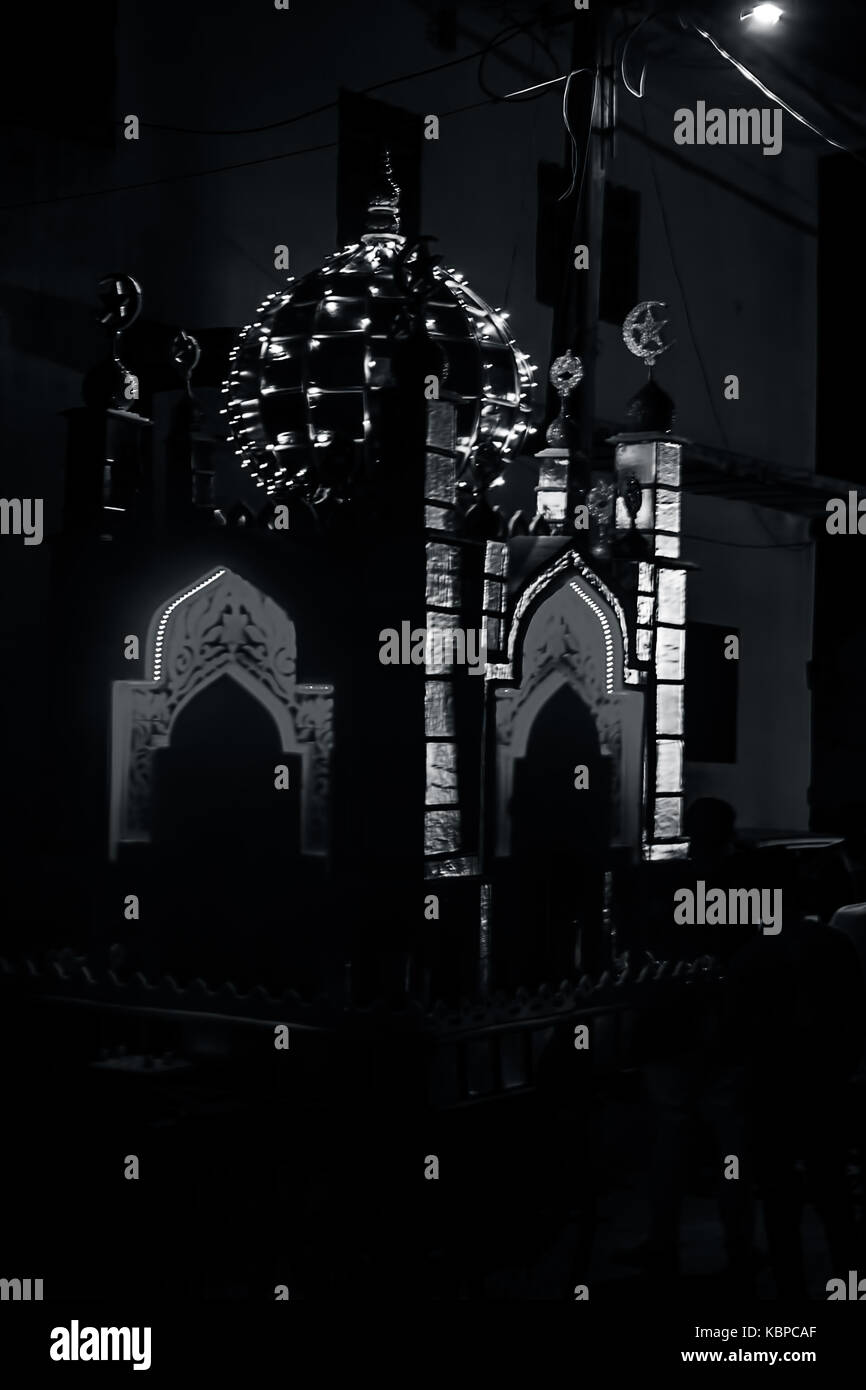 Junagadh,gujarat/India 30,settembre 2017 - La processione tazia visto durante il lutto processione di moharram, junagadh, Gujarat, India. Foto Stock