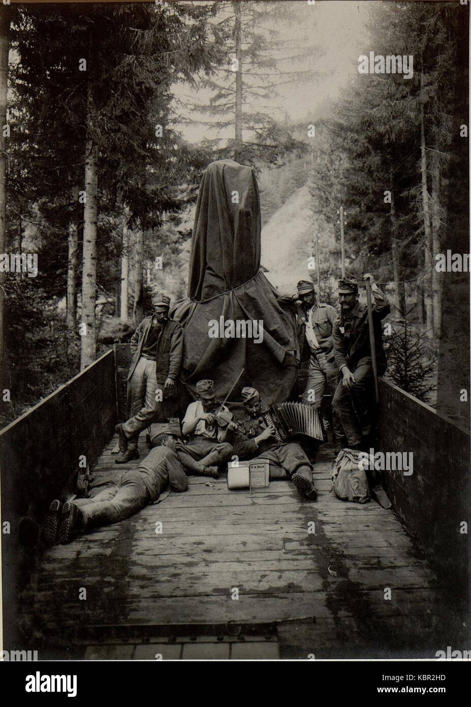 K.H.L. 15, batterie 3; Unterhaltung auf der Fahrt in die Stellung. Aufgenommen am 13. Agosto 1916. (BildID 15480069) Foto Stock