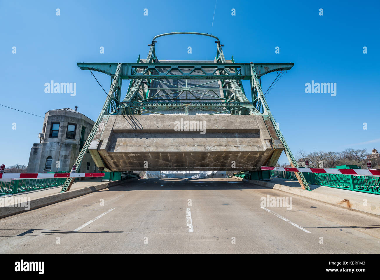 Scherzer storico di sollevamento di laminazione ponte mobile al di sopra del Des Plaines River. Foto Stock
