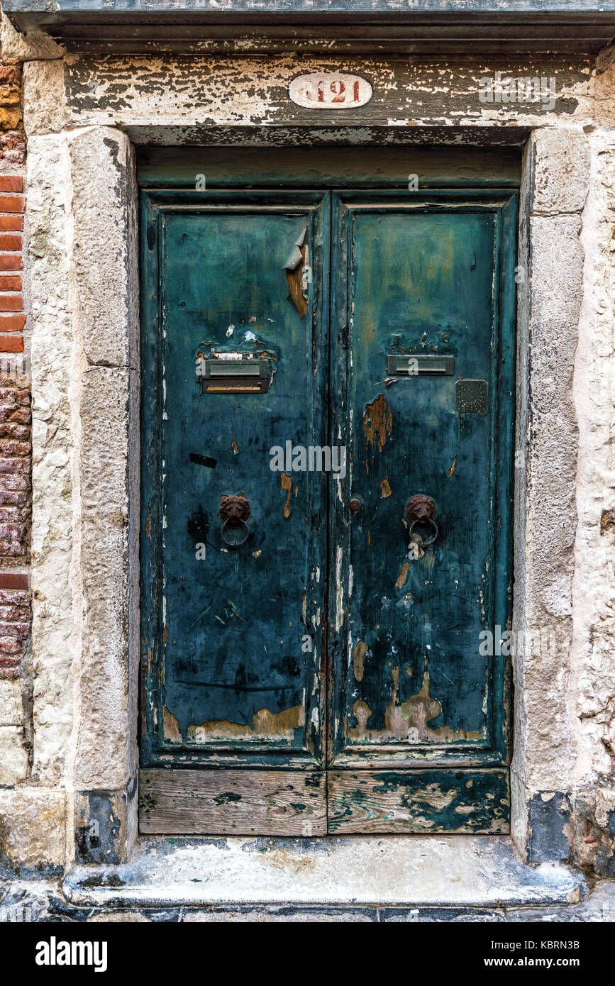 Belle porte vintage a Venezia nel vecchio stile, Italia Venezia Foto stock  - Alamy