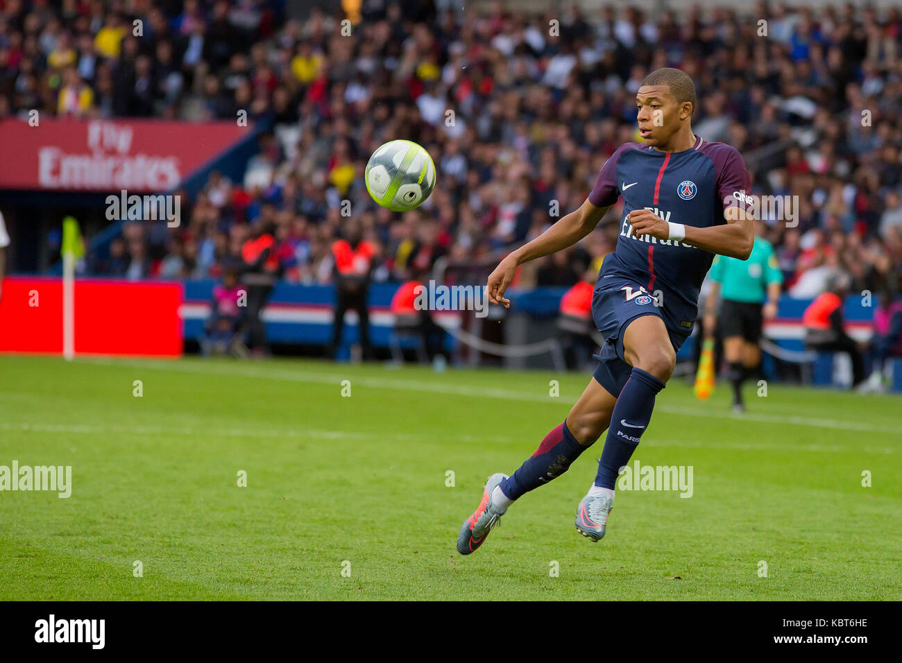 Kylian Mbappe in azione durante il French Ligue 1 partita di calcio tra Paris Saint Germain (PSG) e Bordeaux al Parc des Princes. Il match è stato vinto 6-2 dal Paris Saint Germain. Foto Stock