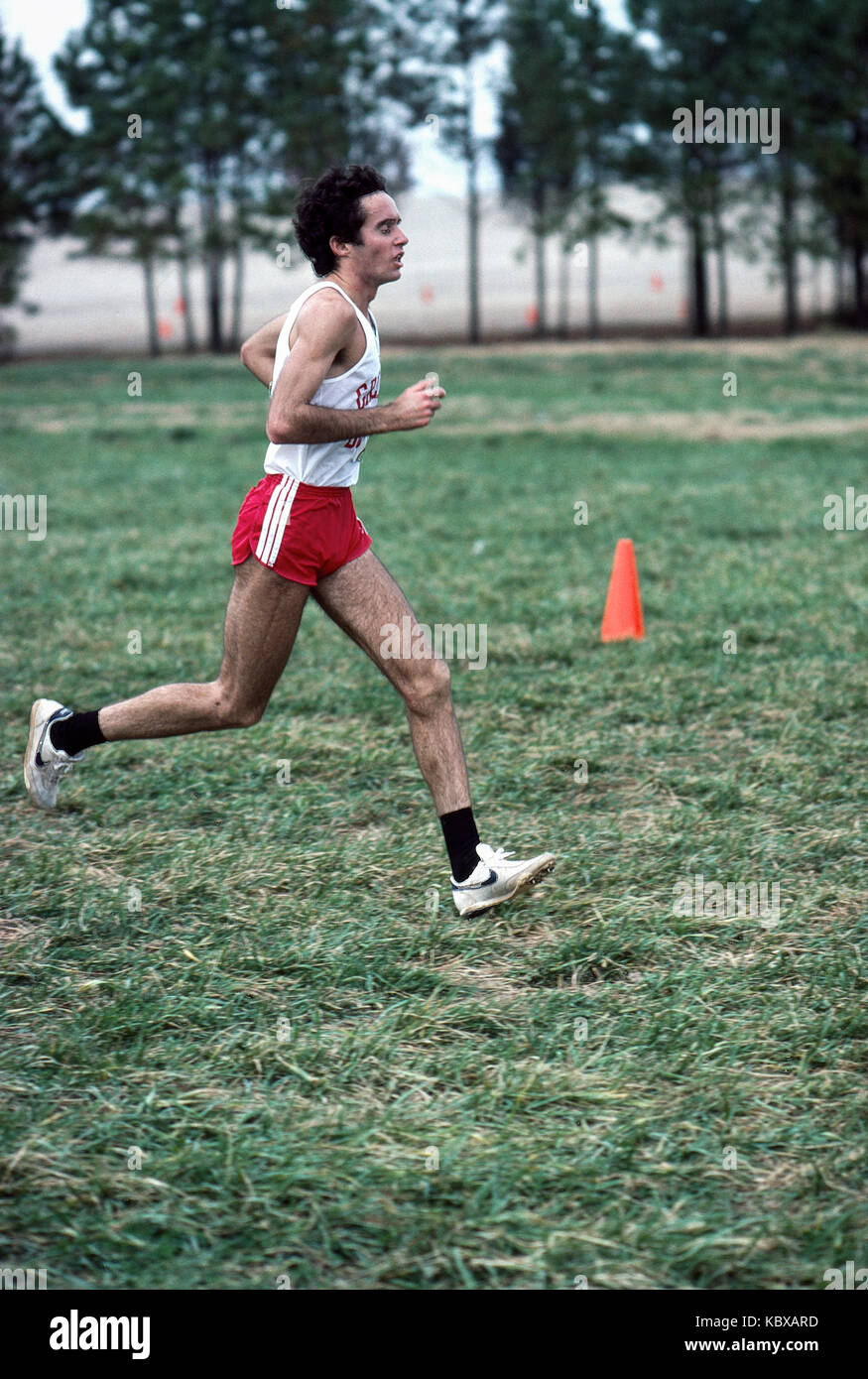 Alberto Salazar competere nel 1979 aau cross country Championships. Foto Stock