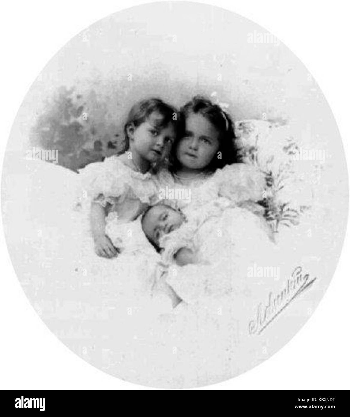 Questo riferimento si riferisce probabilmente a una figura storica di nome Olga Tatiana Marie, forse un membro della famiglia reale o un individuo notevole dal 1899, che catturò la sua vita e il suo ruolo durante la fine del XIX secolo. Foto Stock