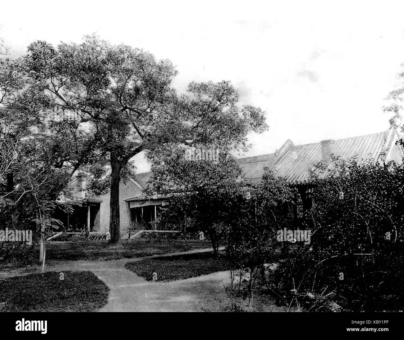 DAS Ministerhaus si riferisce a un edificio storico, probabilmente una struttura governativa, che ha svolto un ruolo nell'amministrazione dello stato o del paese durante il suo periodo attivo. L'edificio era centrale per la vita politica. Foto Stock