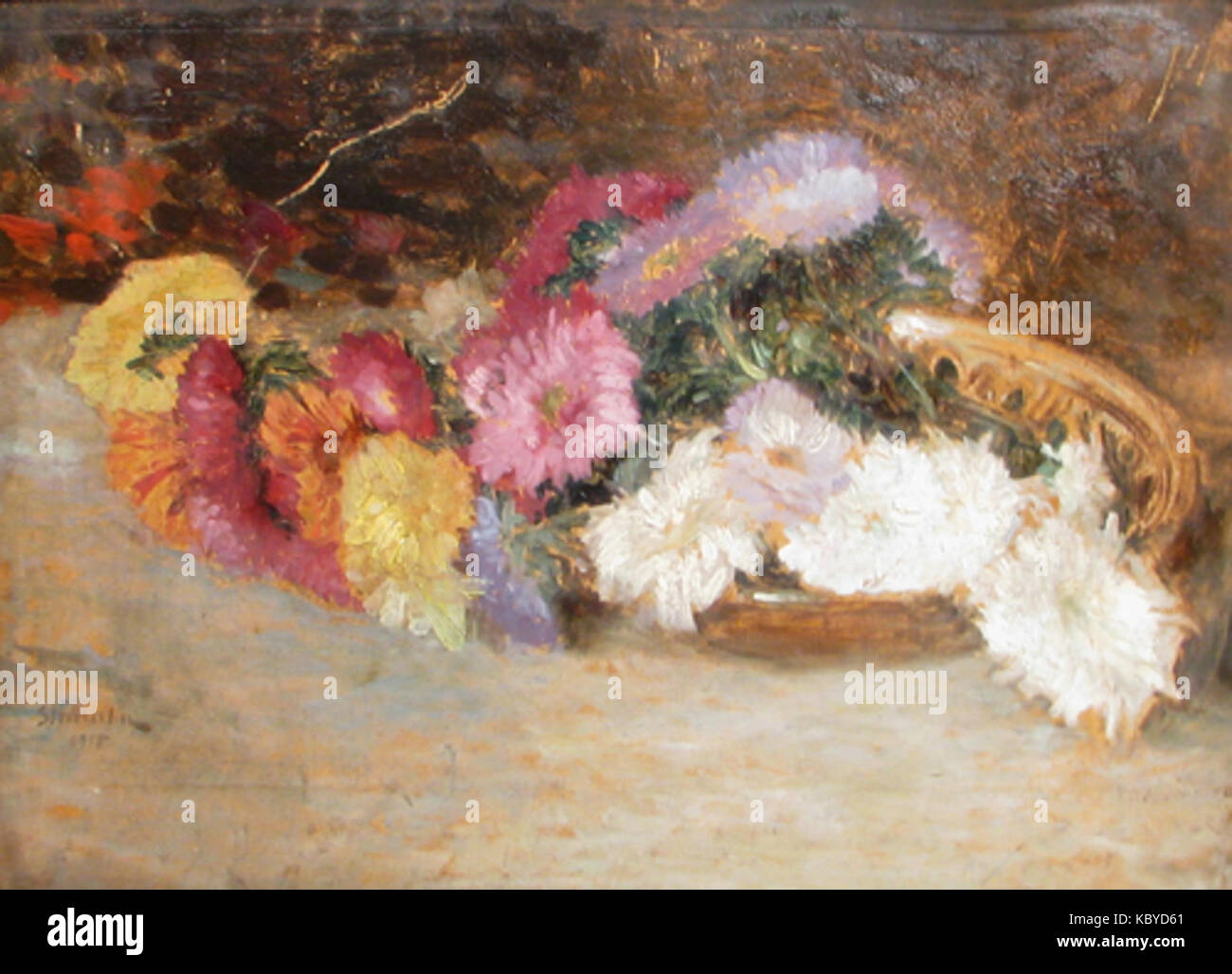 Ipolit Strambu, una figura rumena, è noto per il suo legame con i costumi e la cultura tradizionali rumeni. La sua raffigurazione con fiori mostra le tradizioni rurali della Romania e l'uso simbolico dei fiori nella cultura rumena. Foto Stock