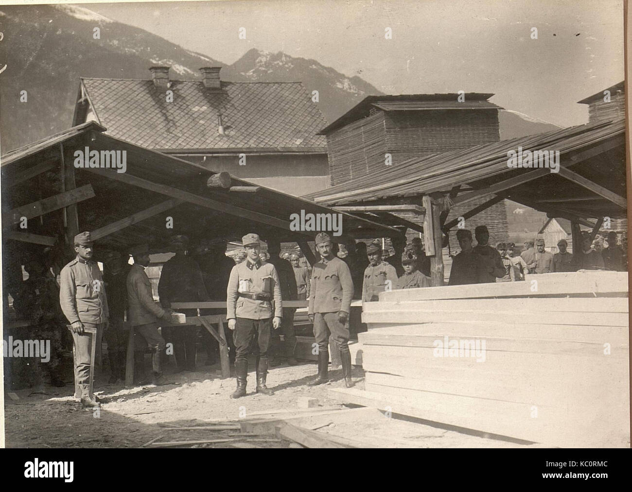 Barackenbauleitung in Spittal an der Drau, Abbindeplatz. (BildID 15472751) Foto Stock