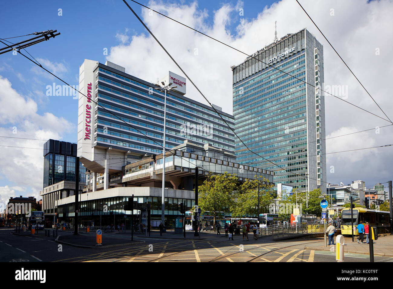 Uffici moderni sandwich di traino Manchester iconici edifici modernisti progettati da Covell Mathews e partner è Piccadilly Plaza Foto Stock