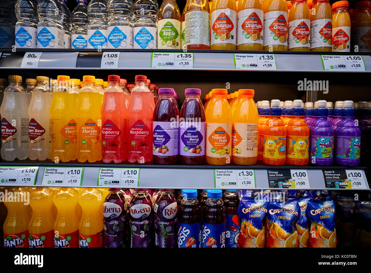 Greggs refrigerate area di bevande Foto Stock