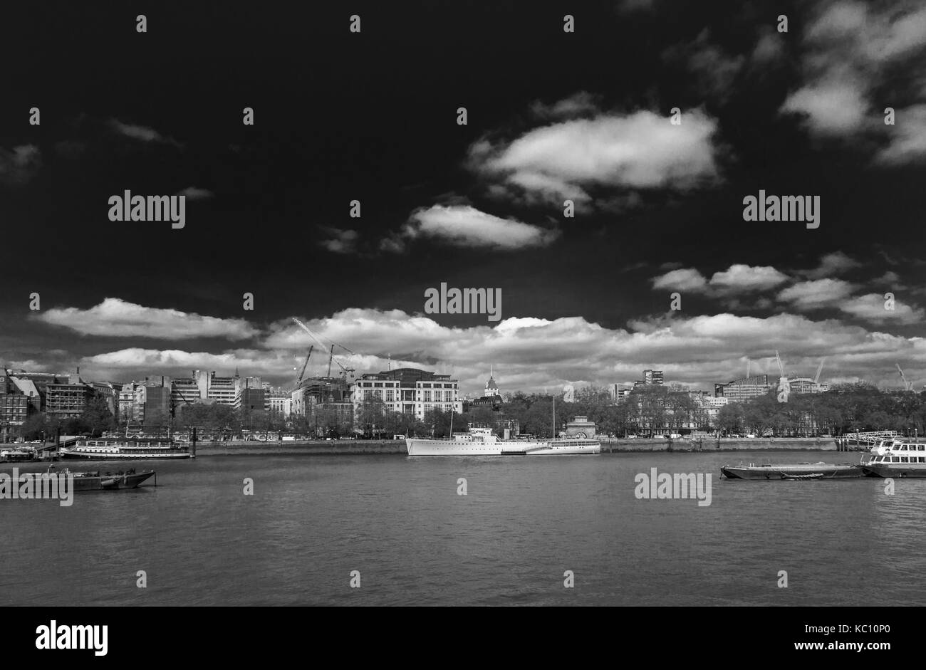 HQS Wellington, casa dell'Onorevole Compagnia di Master Mariners, Tempio scale, Victoria Embankment, London WC2, stati di Grimsby Classe di sloops Foto Stock