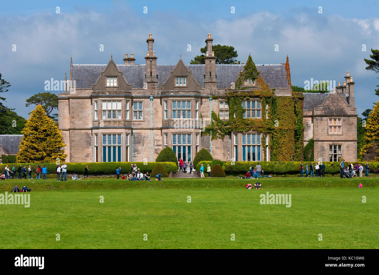 Muckross House e giardini, Parco Nazionale di Killarney, nella contea di Kerry, Irlanda Foto Stock