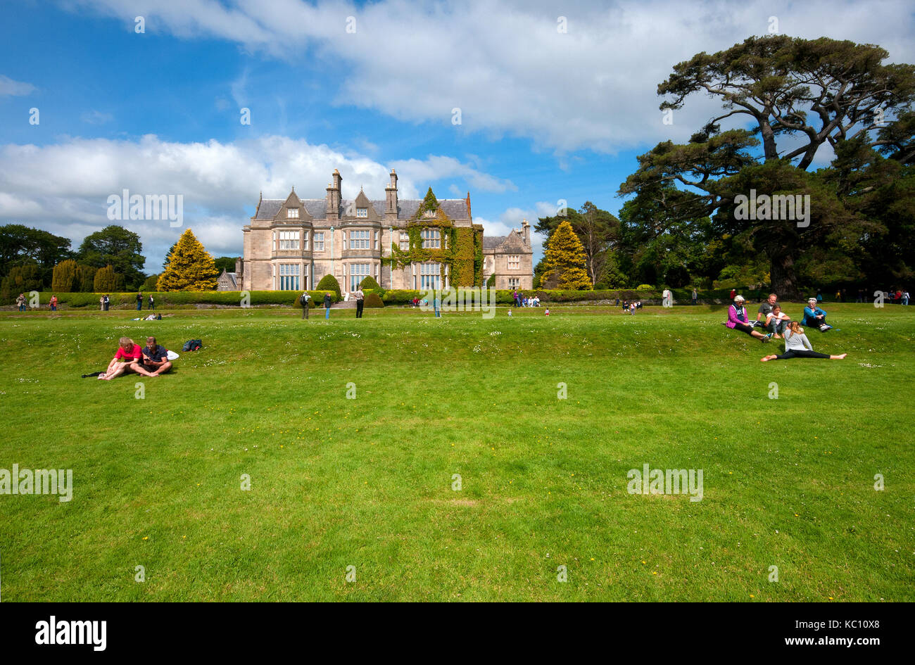 Muckross House e giardini, Parco Nazionale di Killarney, nella contea di Kerry, Irlanda Foto Stock