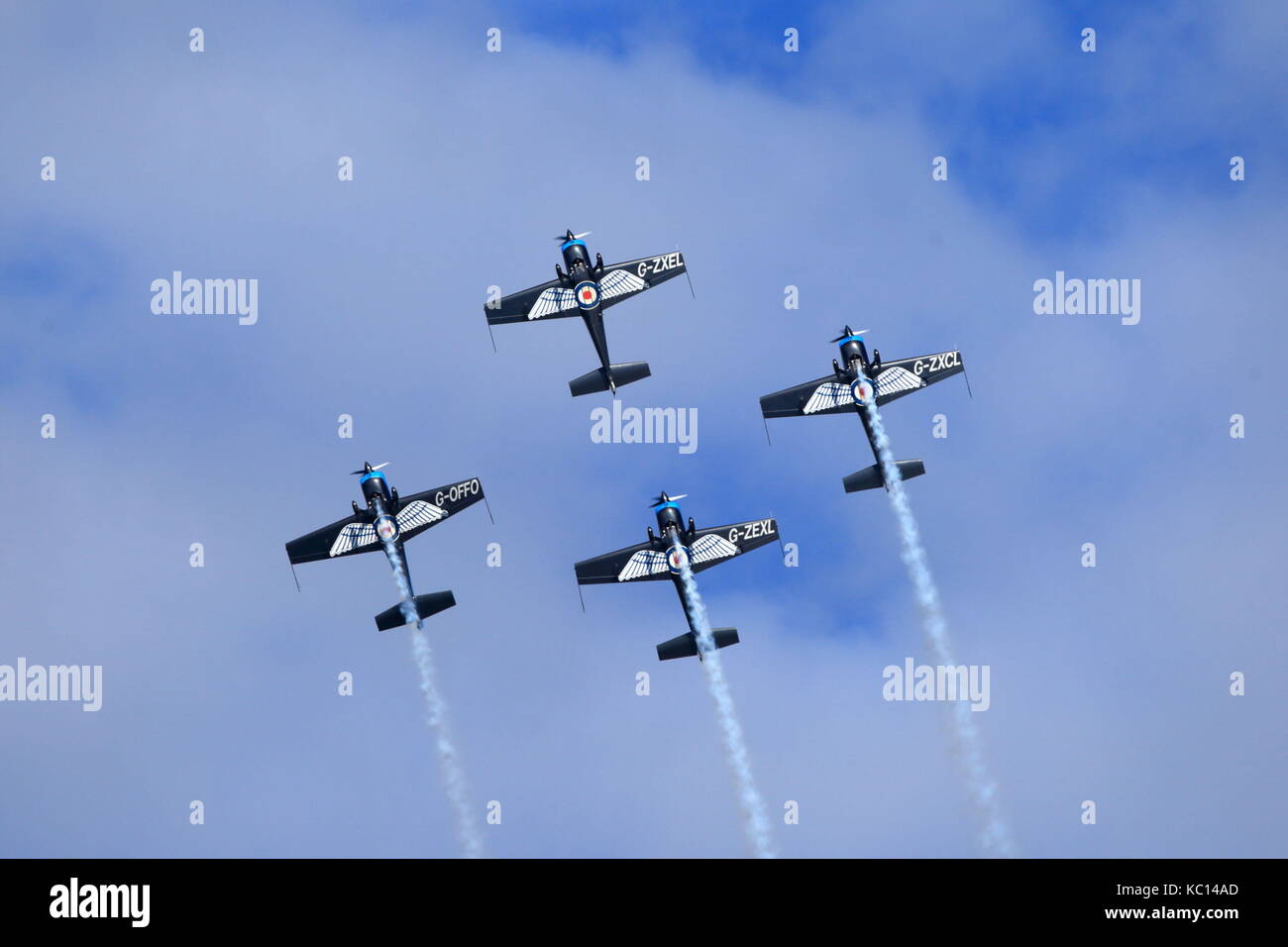 Le lame aerobatic team effettuando al 2011 bournemouth air festival, DORSET REGNO UNITO Foto Stock