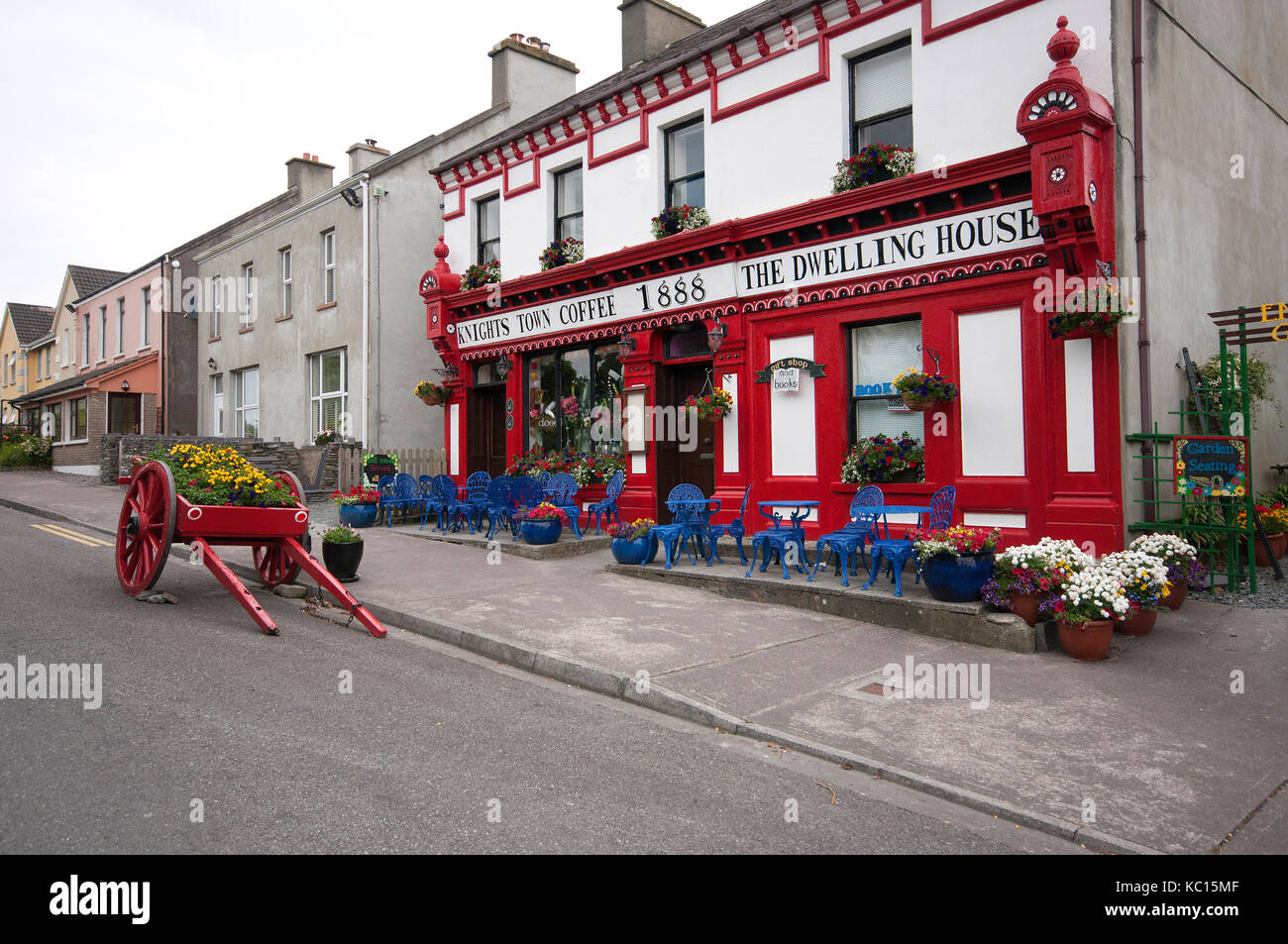 Caffè vecchio house "La casa di abitazione' in Knightstown, Valentia Island, nella contea di Kerry, Irlanda Foto Stock