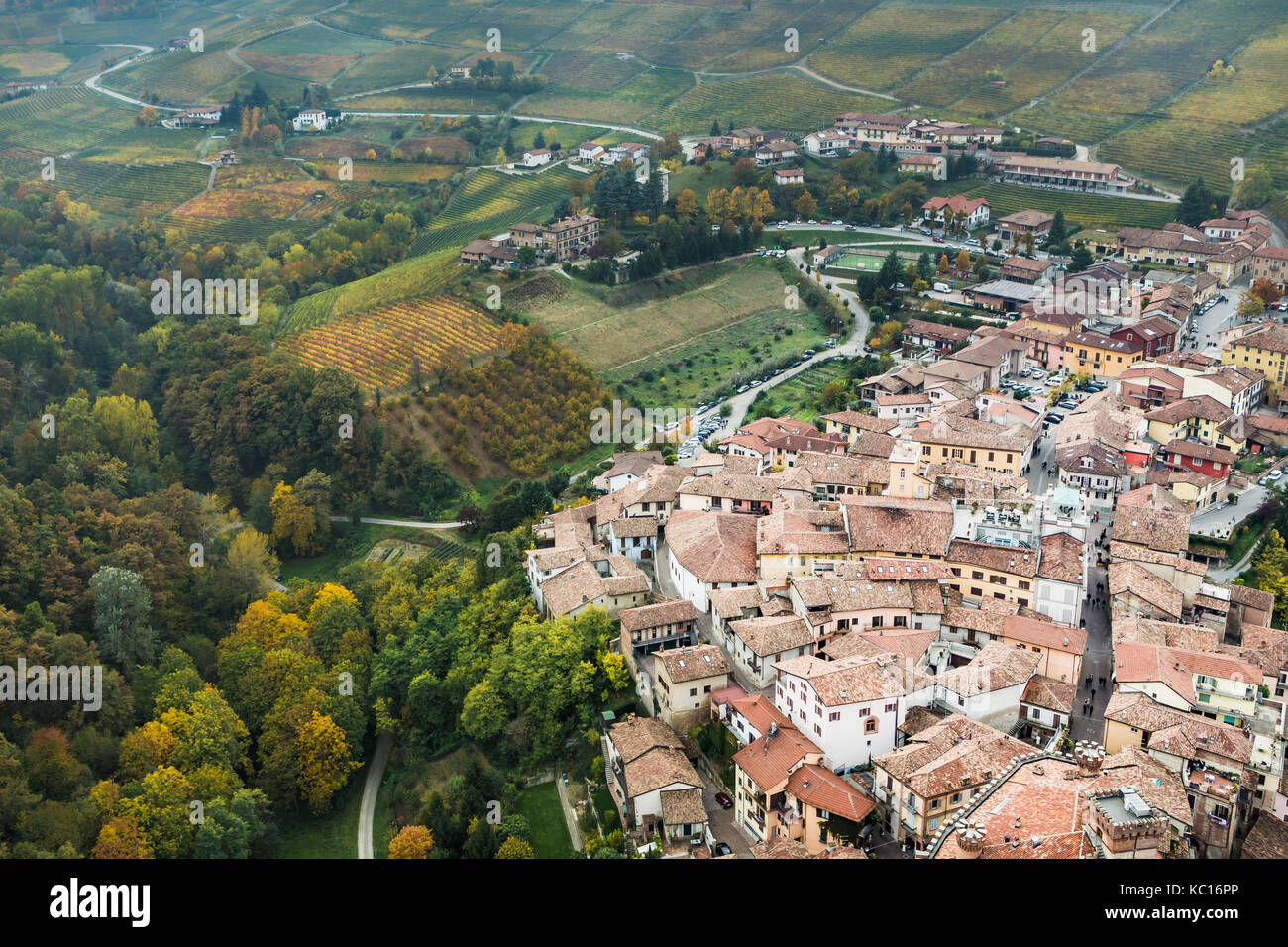 Vista aerea del Barolo, colline delle Langhe, Piemonte, Italia Foto Stock