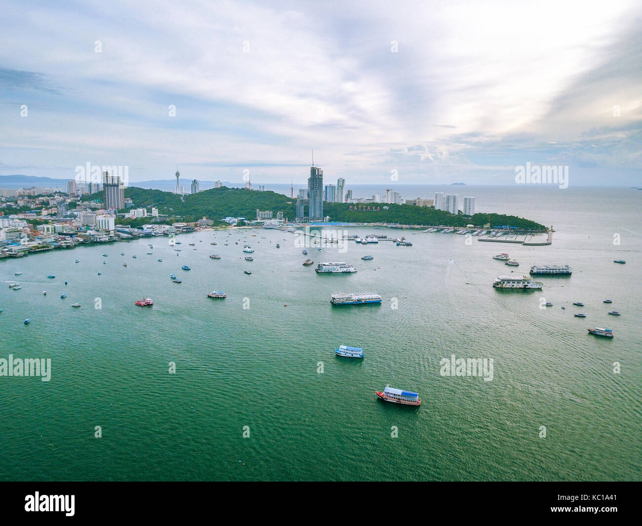 Pattaya cityscape vista aerea dal mare Foto Stock