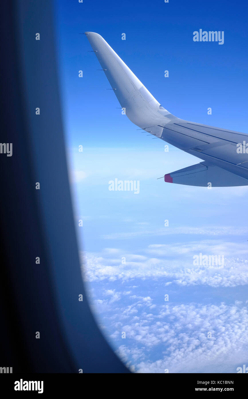 Vista da una finestra sedile di un aereo di linea di passeggeri Foto Stock