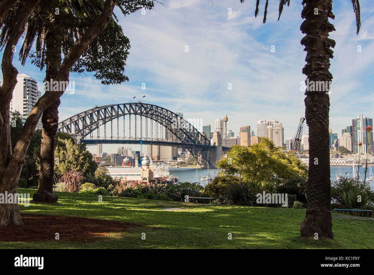 Vista di Harbour Bridge da Wendy's Secret Garden Sydney Australia Foto Stock