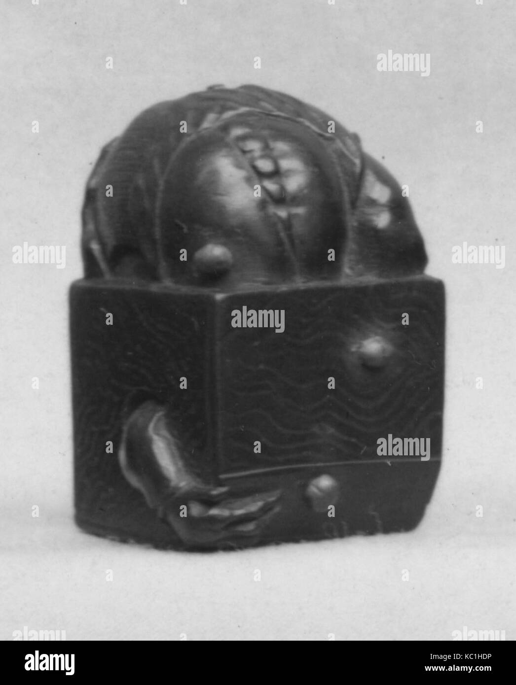 Netsuke del demone con la sua testa in una scatola, XVIII secolo Foto Stock