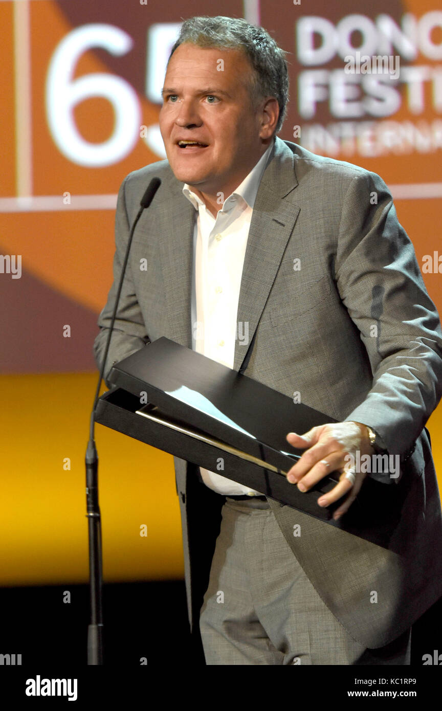 Florian Ballhaus riceve il premio Silver Shell per la migliore fotografia durante il 65° Festival del Cinema di San Sebastian a Kursaal il 30 settembre 2017 a San Sebastian, Spagna. Foto Stock