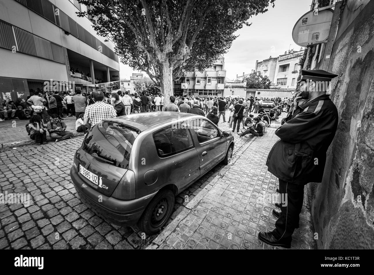 Persone durante il referendum di indipendenza della Catalogna in Mataro (Barcelona, Catalunya, Spagna) Foto Stock