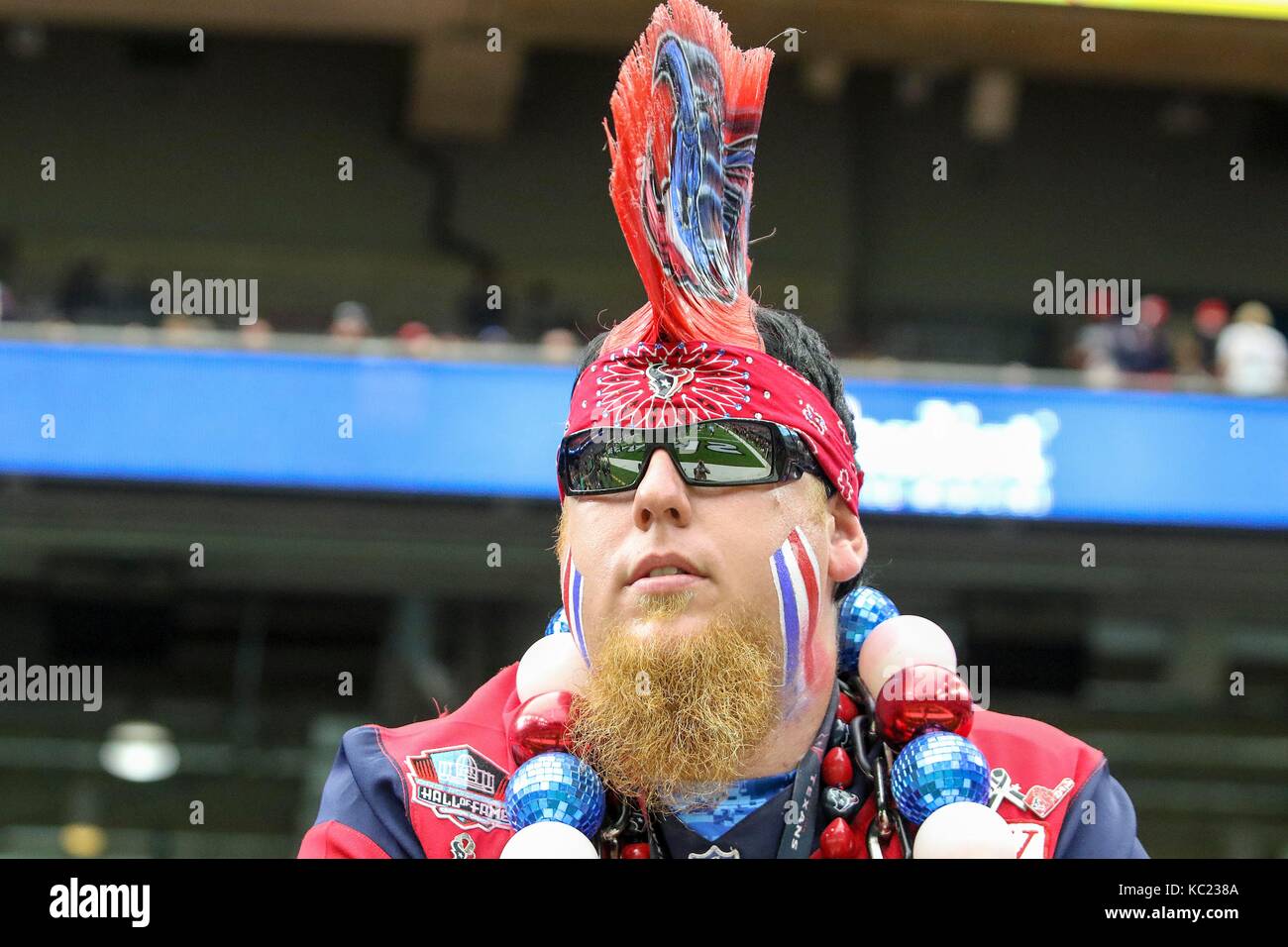 Houston, TX, Stati Uniti d'America. 1 Ott 2017. A Houston Texans ventola durante il gioco di NFL tra il Tennessee Titans e Houston Texans al NRG Stadium di Houston, TX. John Glaser/CSM/Alamy Live News Foto Stock