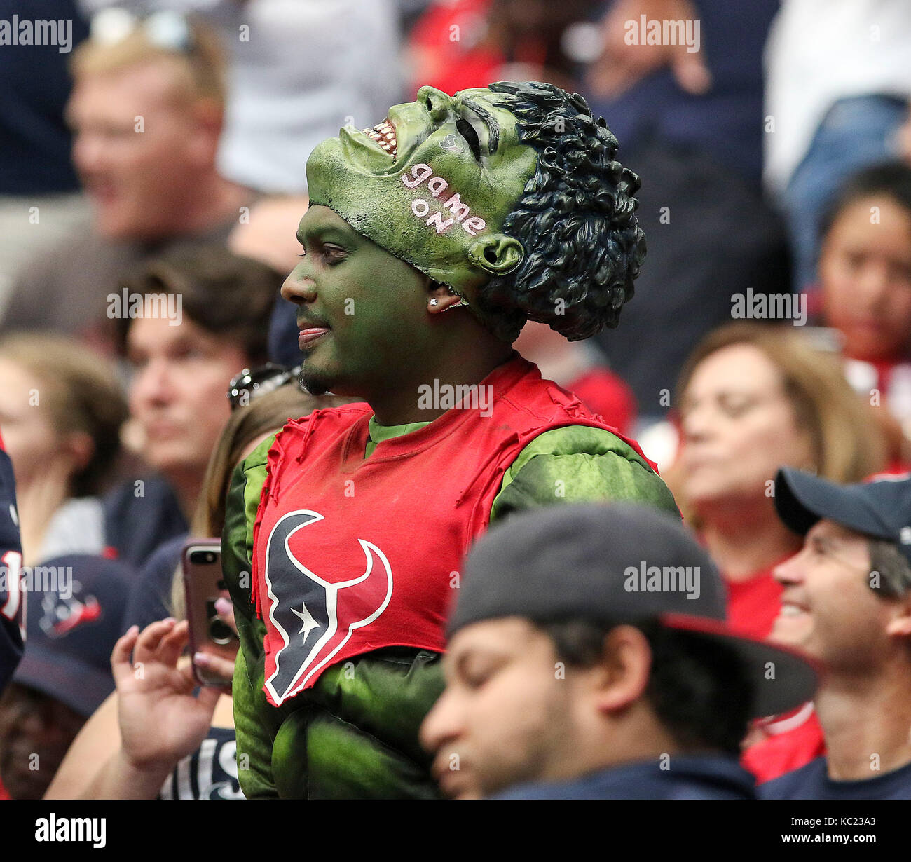 Houston, TX, Stati Uniti d'America. 1 Ott 2017. A Houston Texans ventola durante il gioco di NFL tra il Tennessee Titans e Houston Texans al NRG Stadium di Houston, TX. John Glaser/CSM/Alamy Live News Foto Stock
