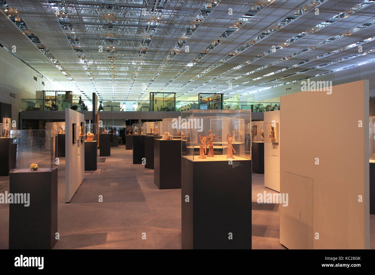 Il museo ospita all'interno Sainsbury Centre for Visual Arts, Norwich, Norfolk, Inghilterra, Regno Unito Foto Stock