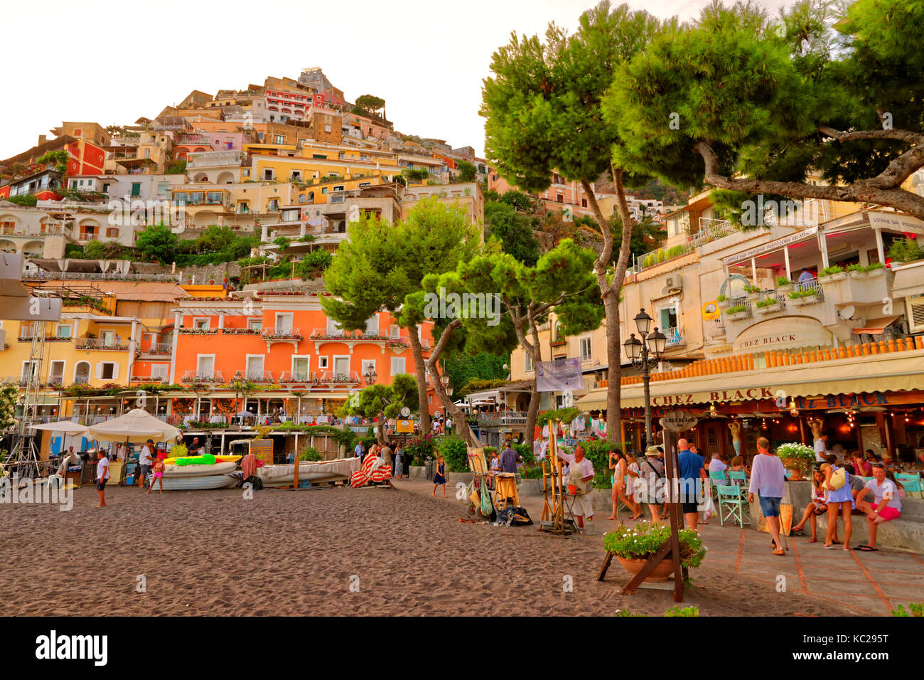 Atrio della spiaggia di Positano sulla costiera amalfitana, provincia di Salerno, Italia. Foto Stock