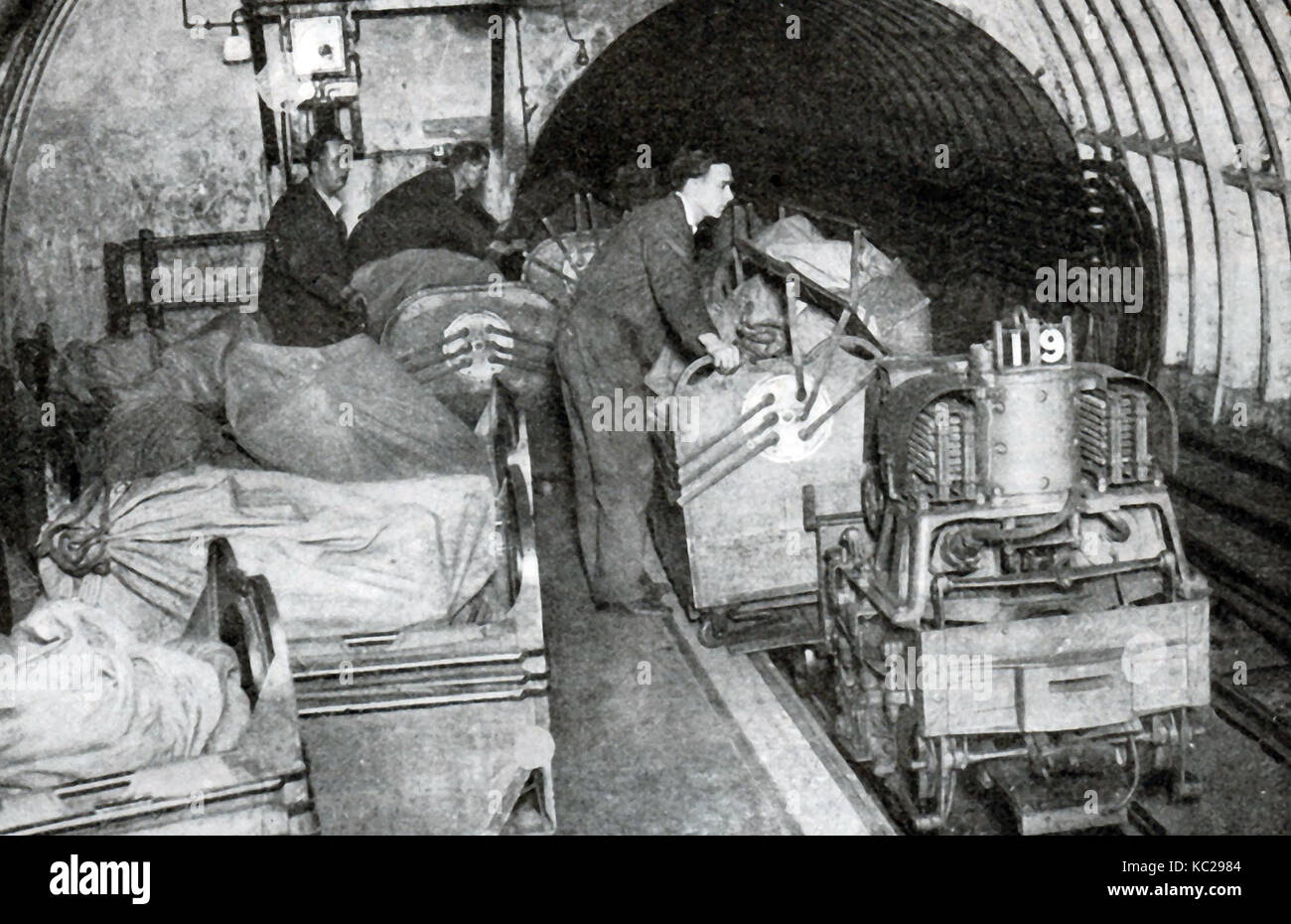 1932 - l'oggetto Criteri di gruppo (British Post Office) della metropolitana di trasporto posta sistema ferroviario quartiere di collegamento degli uffici postali di Londra al terminal principale Foto Stock