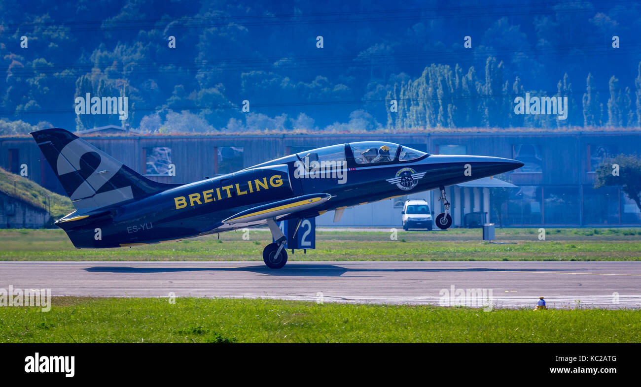 Breitling Jet Team, L 39 Albatros durante il decollo, Airshow di Sion, Sion, Vallese, Svizzera Foto Stock