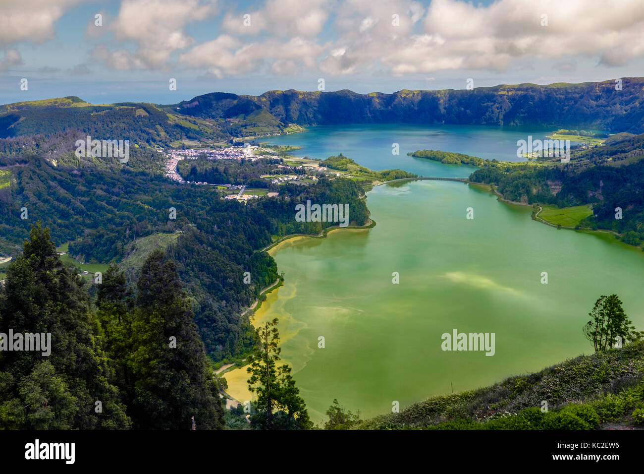 Lagoa das Sete Cidades che significa sete cidades lago in s.miguel island a isole Azzorre Foto Stock