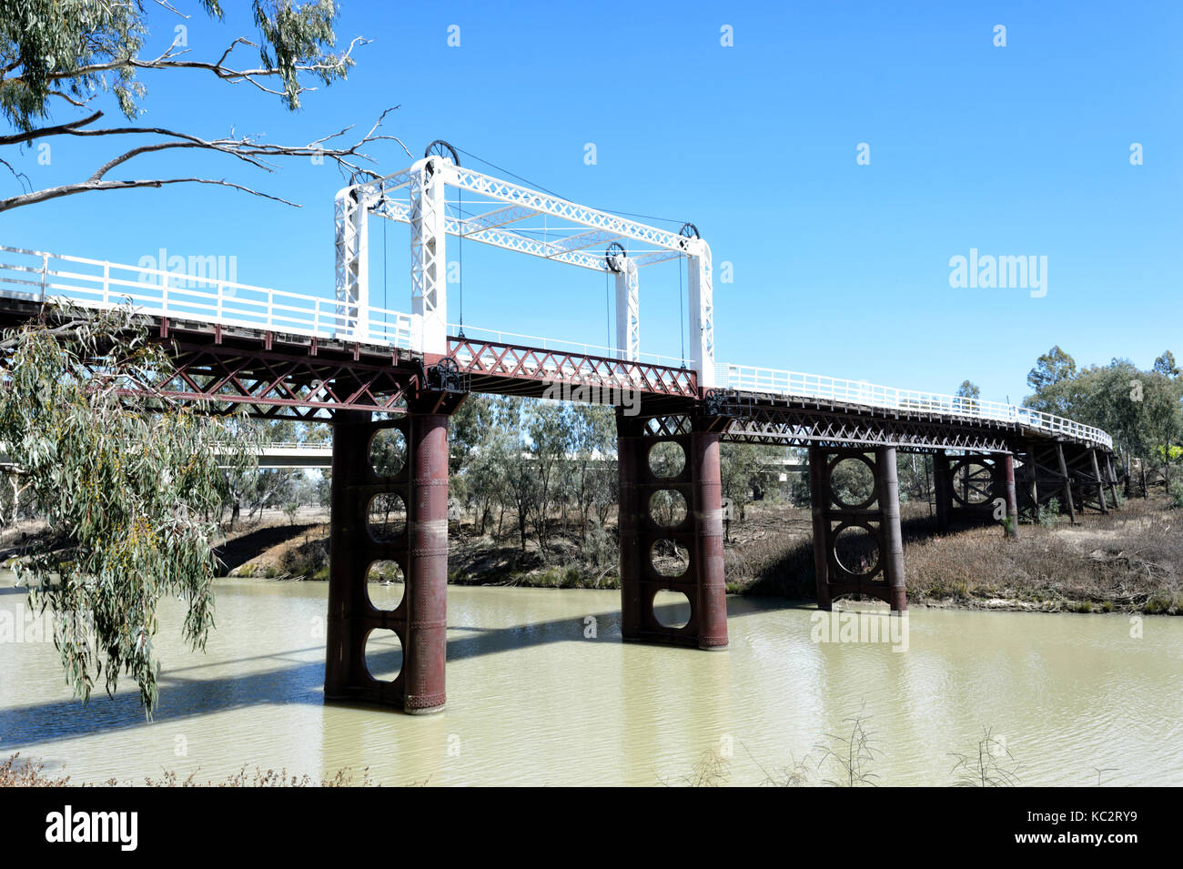 Nord Bourke Bridge è un vecchio ascensore-span bridge, Bourke, Nuovo Galles del Sud, NSW, Australia Foto Stock
