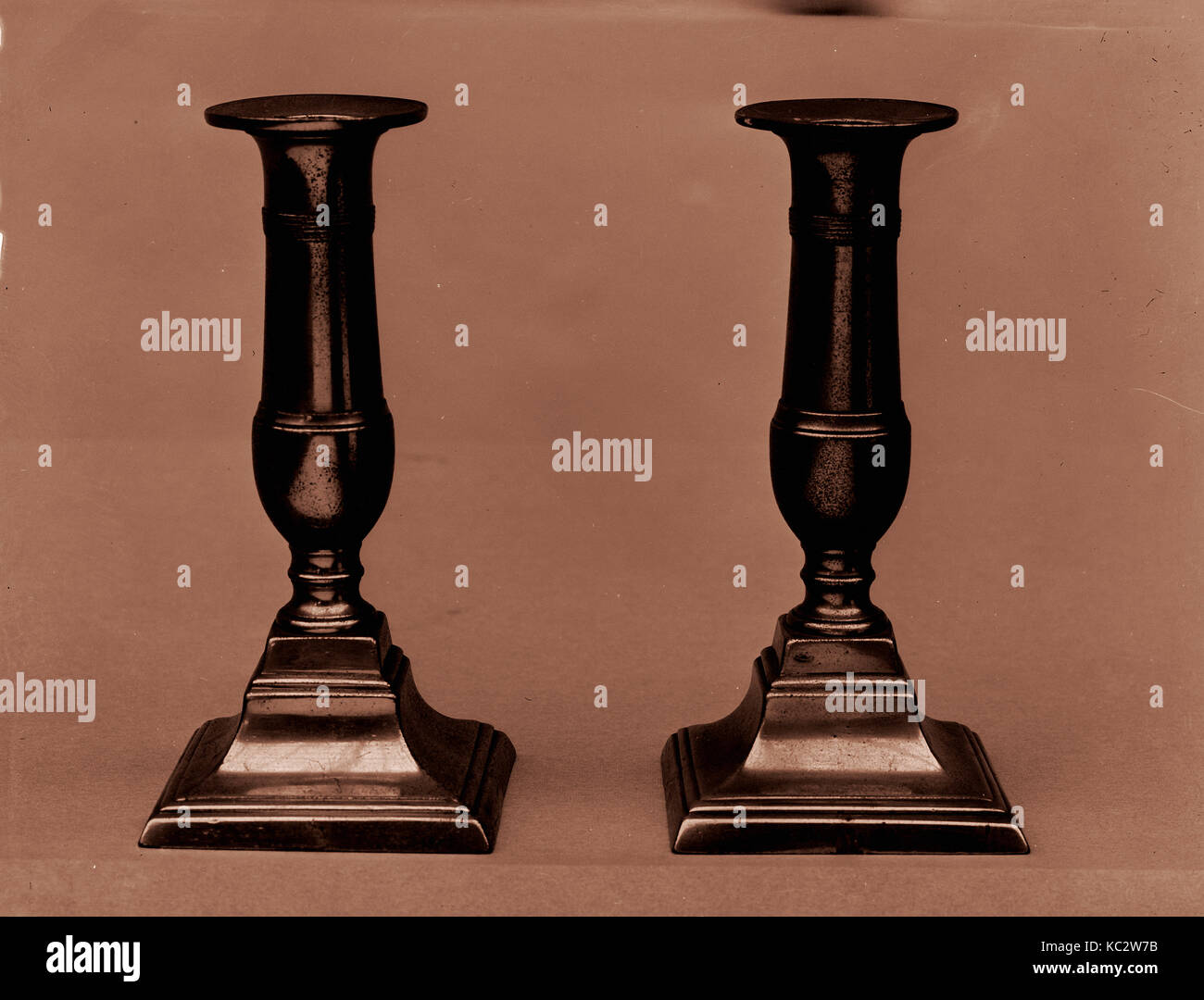 Candelabro, 1700-1800, ottone, H. 6 1/2 in. (16,5 cm), metallo Foto Stock