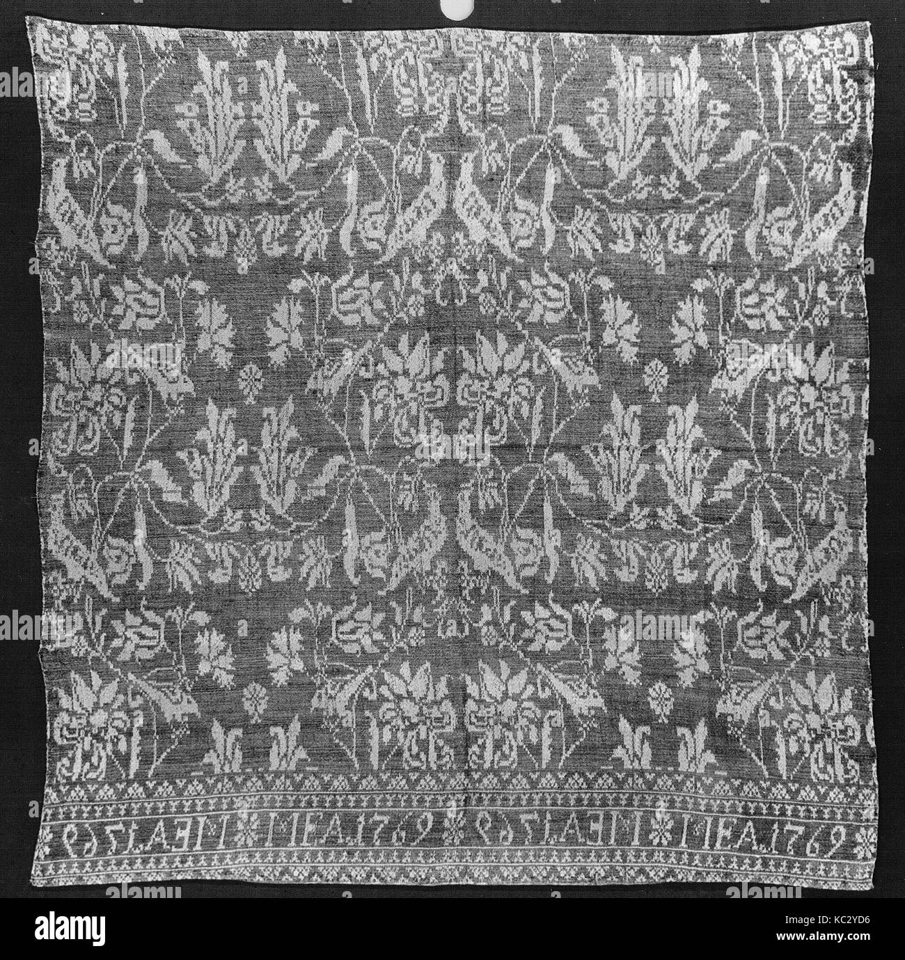 Pezzo, 1769, tedesco, biancheria, H. 30 1/2 x W. 31 pollici (larghezza del telaio) (77,5 x 78,7 cm), Textiles-Woven Foto Stock