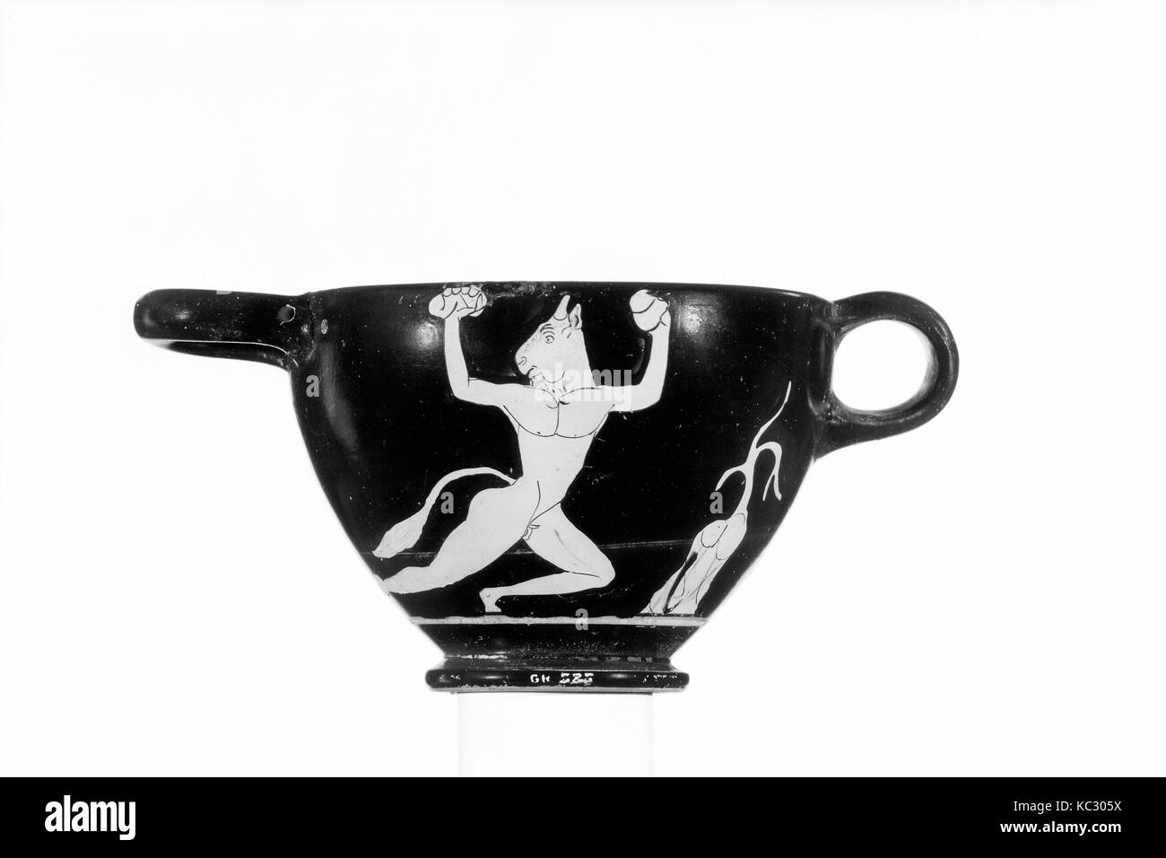 Skyphos in terracotta (deep bicchiere), ca. 470-460 A.C. Foto Stock