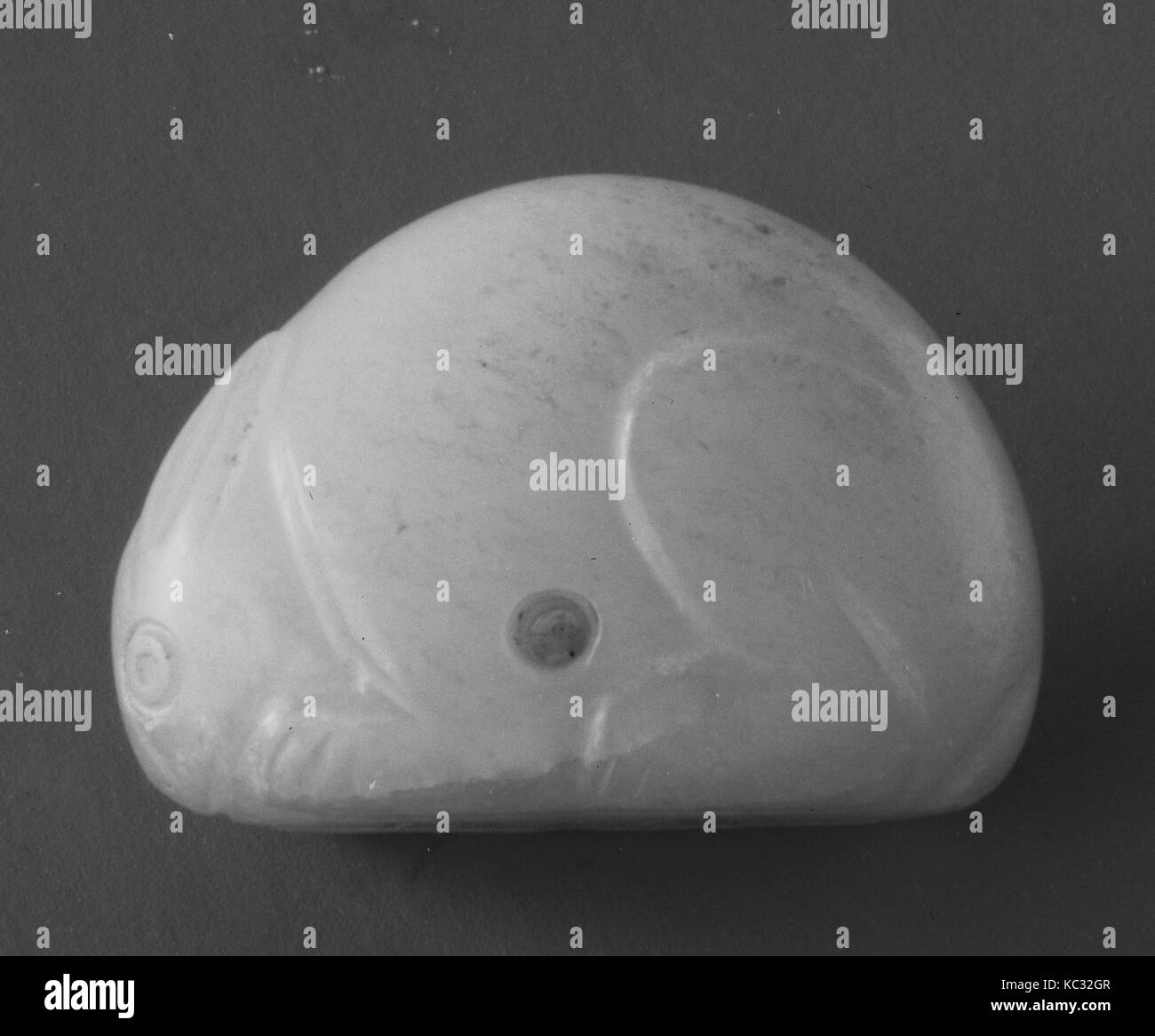 Ciondolo, XVIII secolo, Cina, giada, L. 1 1/2 in. (3.8 cm), Jade Foto Stock