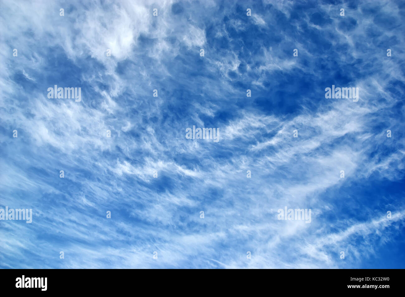 Profondo cielo blu. blue sky texture Foto Stock