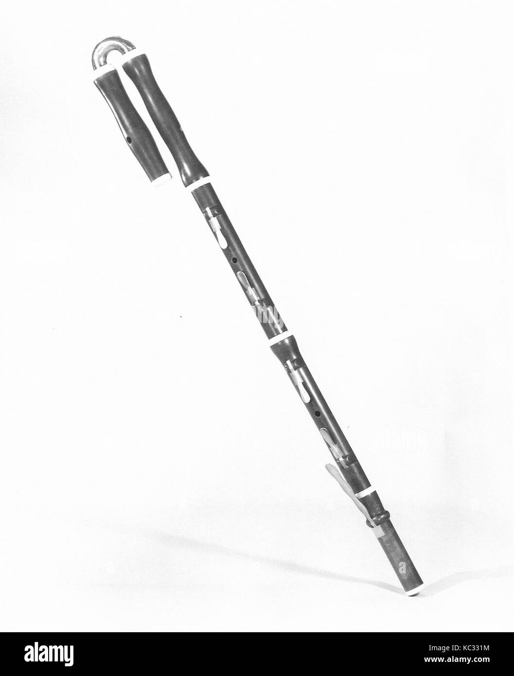 Flauto traverso in C, XVIII secolo (?), francia, francese, legno, ottone, avorio, lunghezza 1288 mm lungo il foro asse, imboccatura lunghezza 1 Foto Stock
