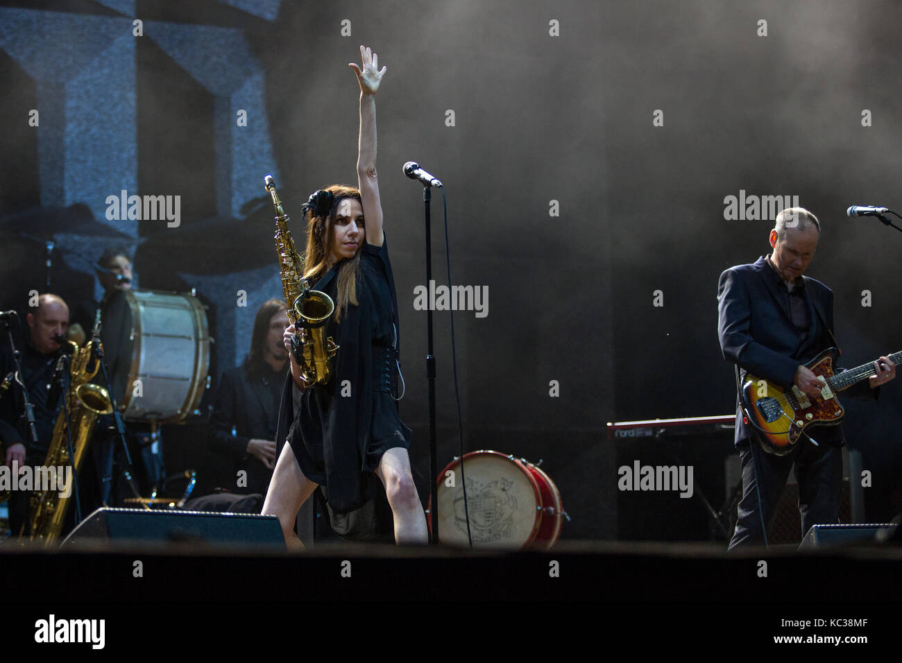 Il cantante, musicista, poeta e cantautore inglese PJ Harvey ha tenuto un concerto dal vivo al festival musicale spagnolo Primavera Sound 2016 di Barcellona. Spagna, 04/06 2016. Foto Stock